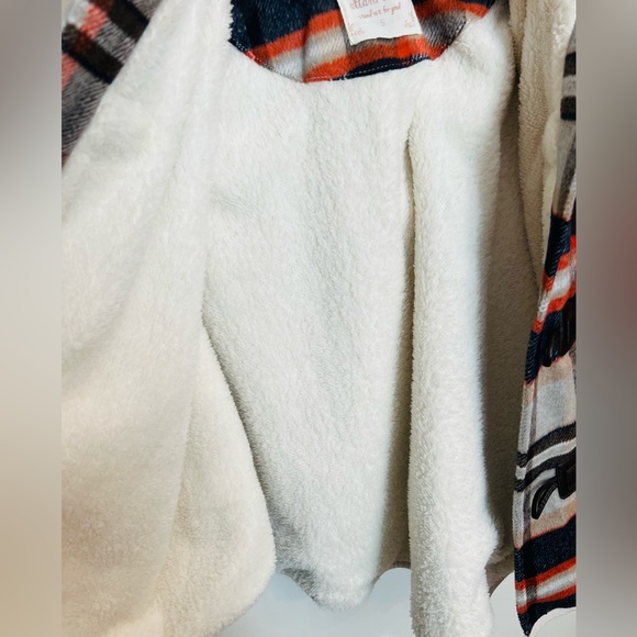 Altar’d State Plaid Fall Poncho Wrap 🍁 - Picture 5 of 9